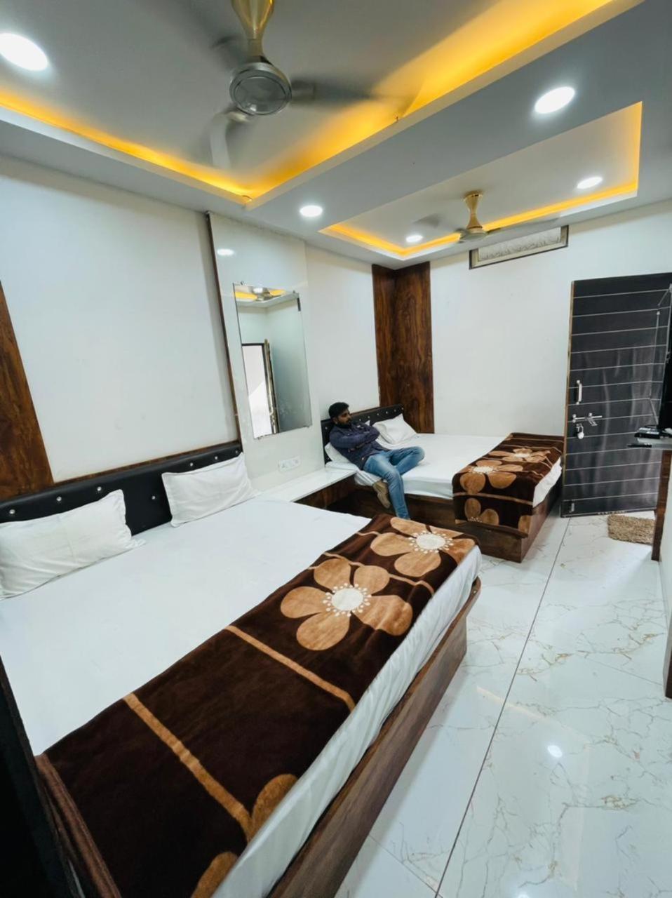 Hotel Shree Shyam Sharnam Godarpura Zewnętrze zdjęcie
